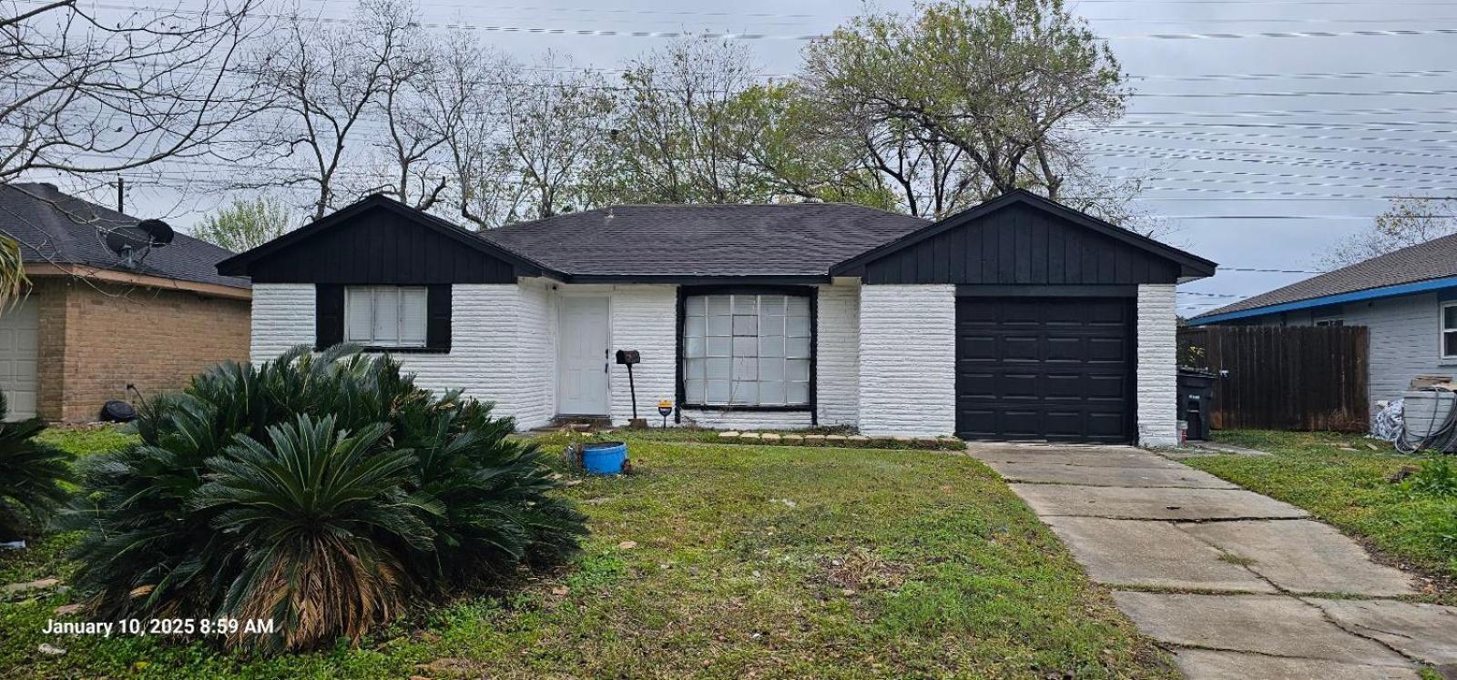 3br Spacious With Backyard Villa